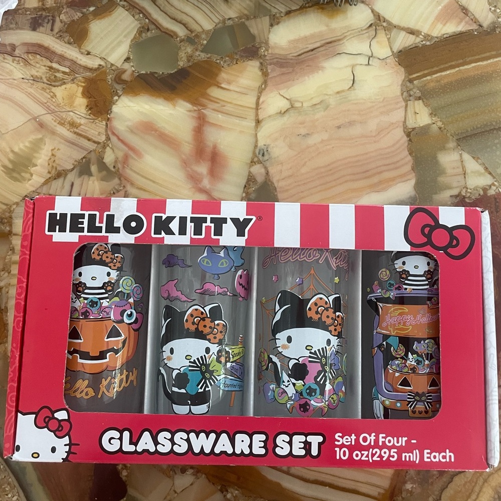 Hello kitty glassware set set of four 10oz(295ml) each